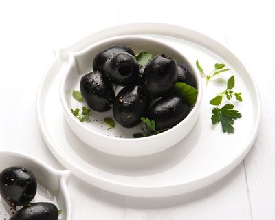 GM Schwarze Oliven in Kräutern